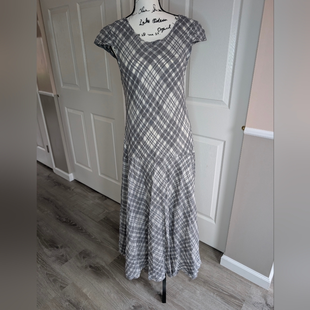 Free People Gray Plaid Cap-Sleeve Maxi Dress - Classic Everyday Style